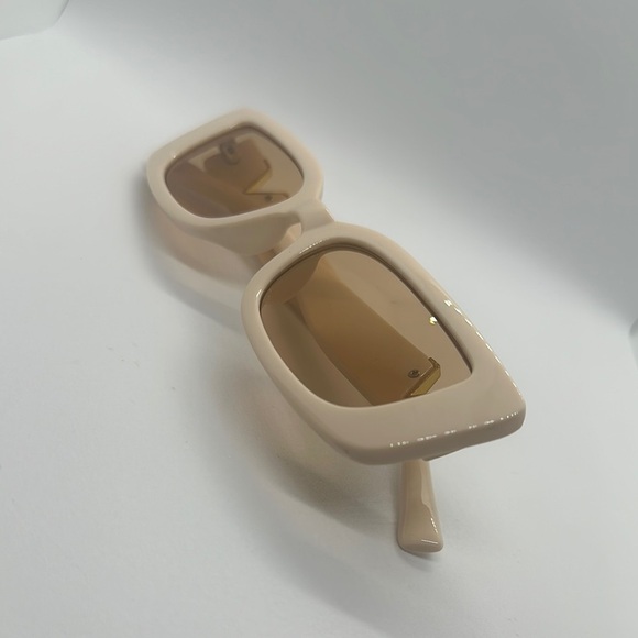 Chic Oversized Square Sunglasses - Creamy White Frame - UV Protection - New! main image 8